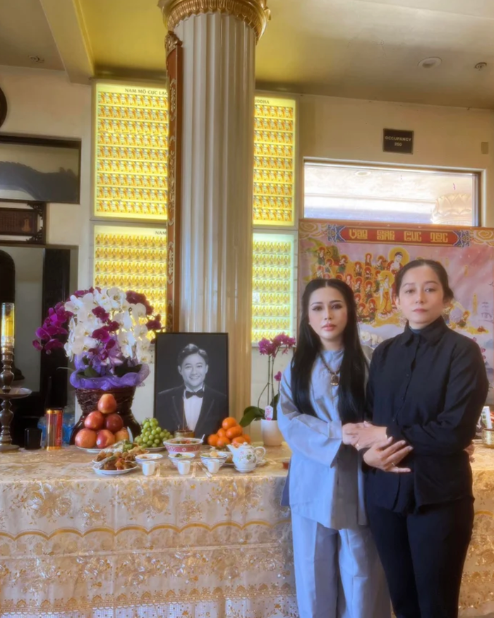 Showbiz 24h: Chị ba diễn viên Quý Bình (bên phải - PV). Ảnh: Facebook Kristine Thảo Lâm