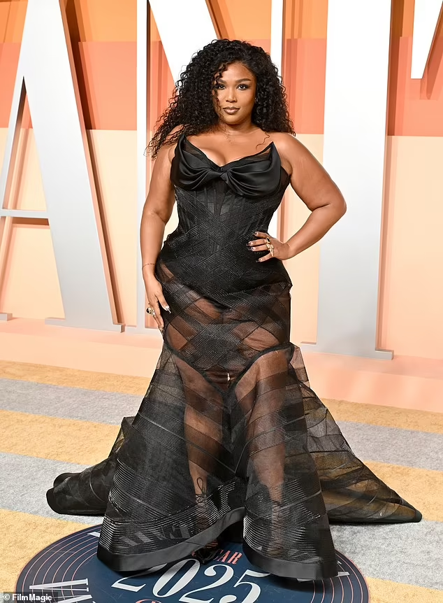 Nữ ca sĩ mũm mĩm 'lột xác' nhờ giảm cân: Fan quay lưng hay ủng hộ? Ảnh 2