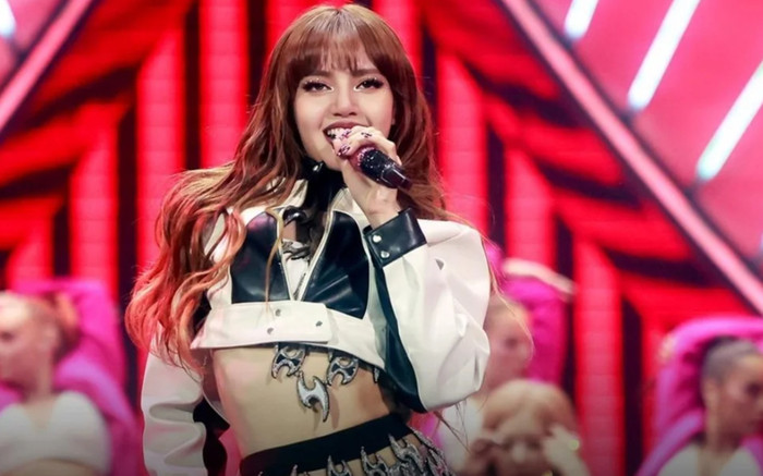 Lisa bị YG Entertainment kìm hãm giọng hát, tiết lộ của Dara khiến dân tình 'dậy sóng'? Ảnh 2