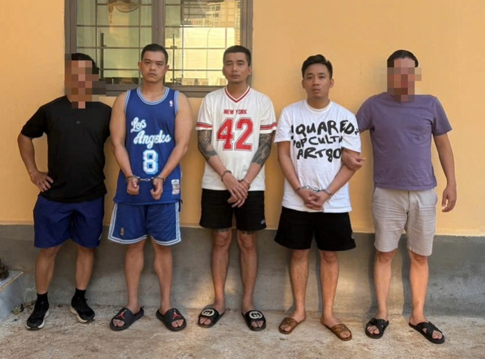 Các nghi phạm từ trái sang: Nguyễn Anh Duy (áo xanh), Đào Xuân Lộc và Nguyễn Tuấn Anh