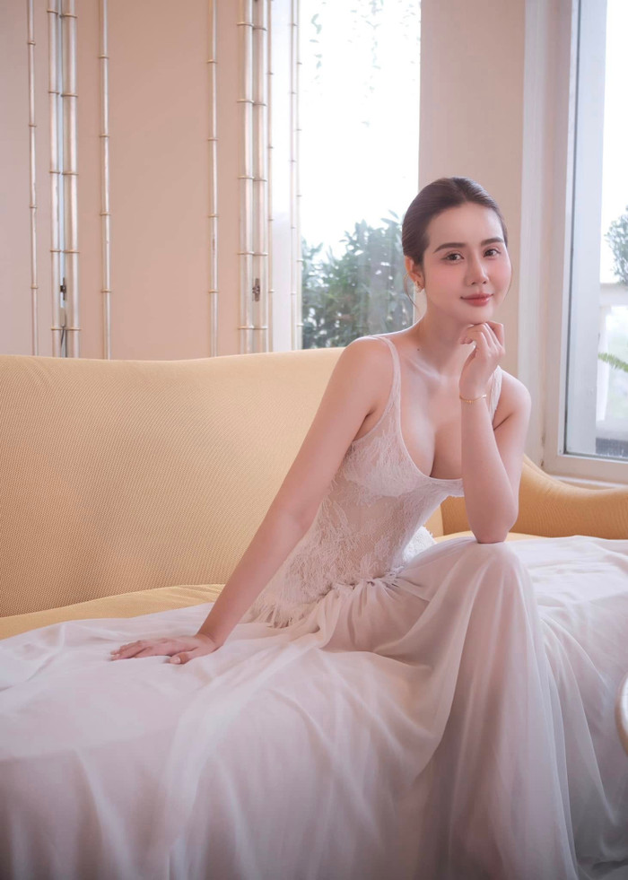 Showbiz 24h: Nhan sắc của Huyền Lizzie ngày càng thăng hạng rõ rệt. Ảnh: FBNV