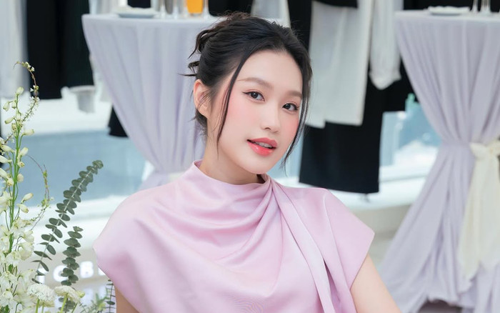 Vợ Đoàn Văn Hậu gây thương nhớ với hình ảnh nàng thơ ngọt ngào Ảnh 2