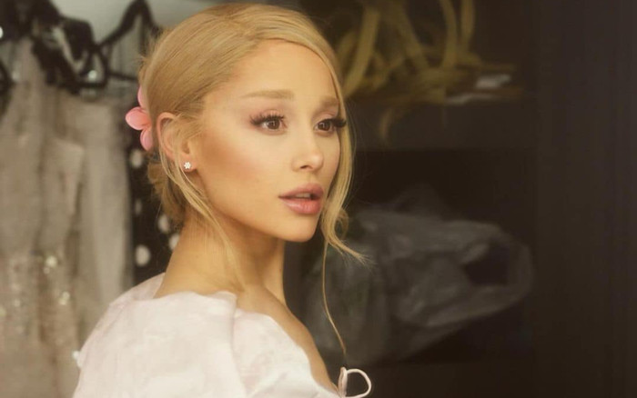 Ariana Grande tung deluxe của eternal sunshine, fan vừa nghe vừa lau nước mắt! Ảnh 2