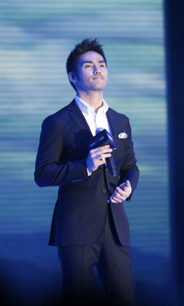 Nam ca sĩ 44 tuổi bị bắt giữ tại nhà tắm công cộng Ảnh 3