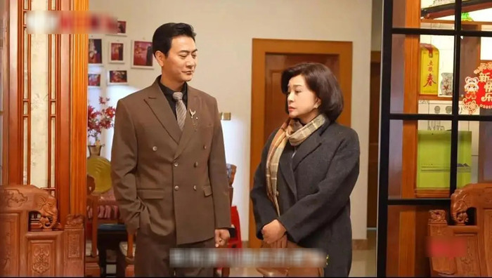 Lưu Hiểu Khánh hóa thân vào nhân vật 50 tuổi, trong khi tuổi thật của bà là 75. (Ảnh Sohu)