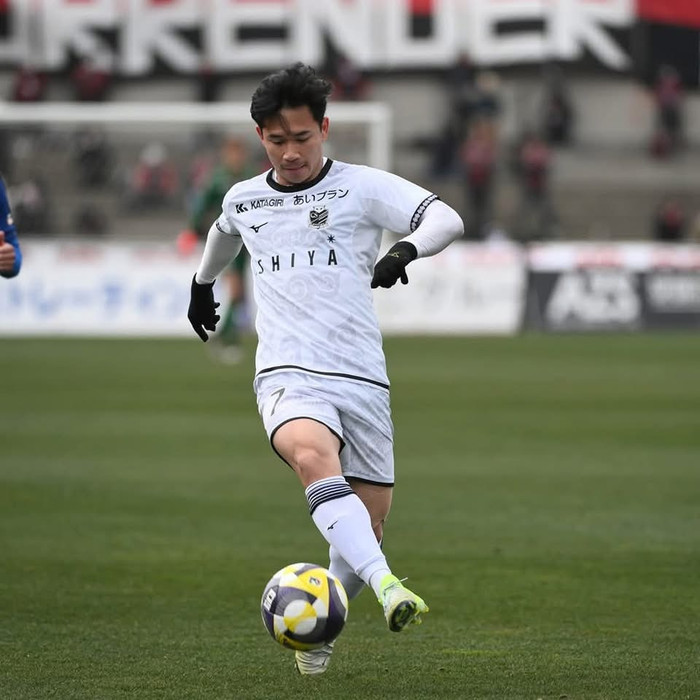 Supachok có trận thứ ba liên tiếp đá chính. Ảnh: CLB Sapporo