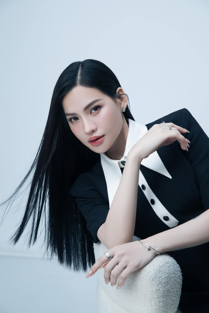 Võ Hà Linh hiện tại review chủ yếu về lĩnh vực mỹ phẩm.