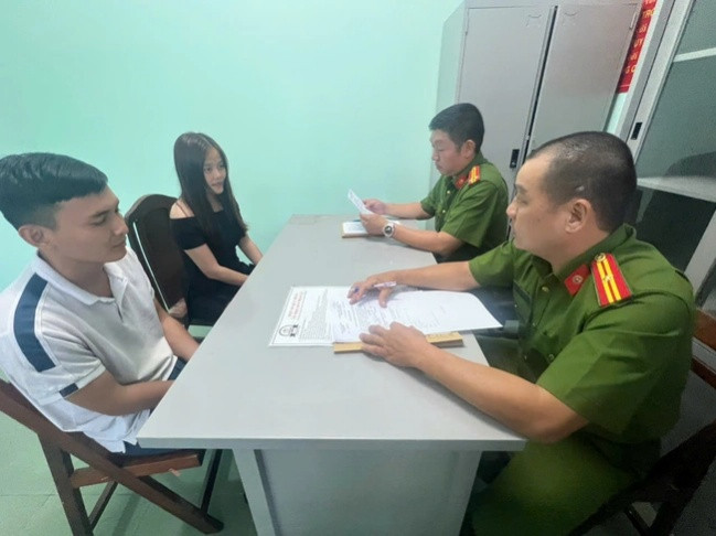 Vợ chồng Quyết, Xuân tại cơ quan điều tra.