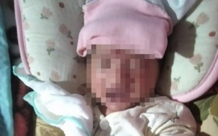 Bé gái sơ sinh ở Đăk Nông bị bỏ rơi, xót xa khi đọc mẩu giấy để lại Ảnh 2