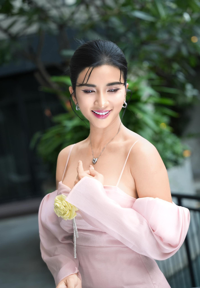 Showbiz 24h: NSƯT Kim Tuyến luôn trân trọng với mọi cơ hội đến với bản thân. Ảnh: FBNV