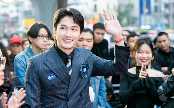 Đình Tú và 'người tình' kỷ niệm 1 năm yêu đương Ảnh 2