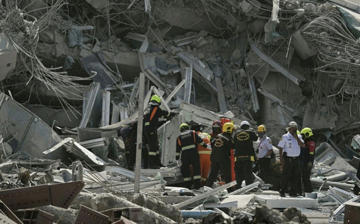 Tin nhói lòng vụ sập toà nhà tại Thái Lan do trận động đất Ảnh 2