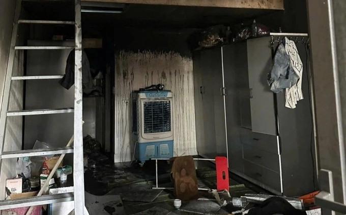 Vụ bé trai 2 tuổi không qua khỏi khi cháy nhà trọ ở Hà Nội: Cửa phòng khóa bên ngoài Ảnh 2