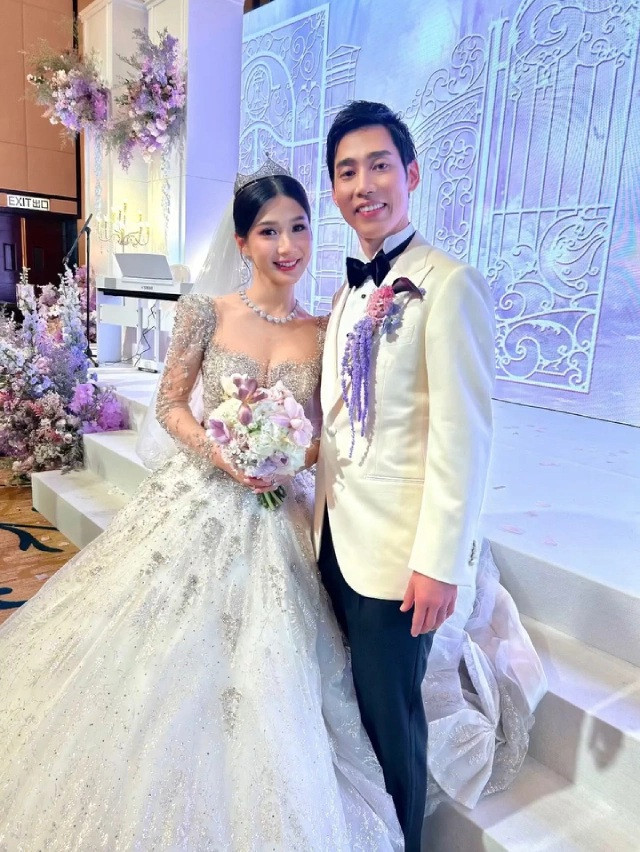 Nữ diễn viên và chồng là chuyên gia tài chính người Nhật. (Ảnh HK01)