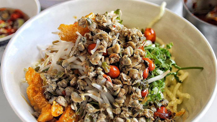 Món cơm hến 'gây thương nhớ' của Huế. (Ảnh minh họa từ Internet)