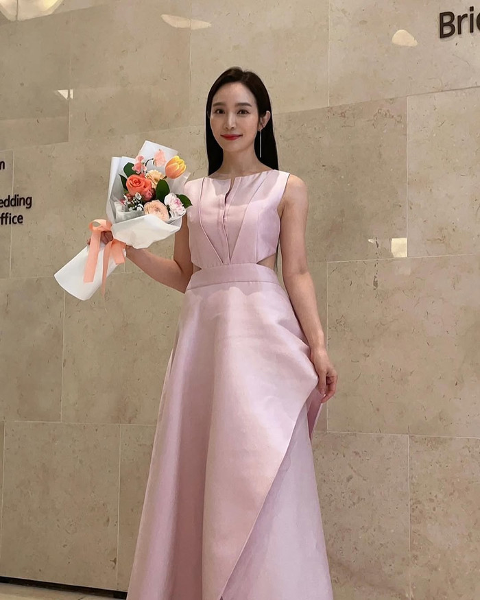 Lee Min Young vực dậy sau biến cố. (Ảnh IGNV)