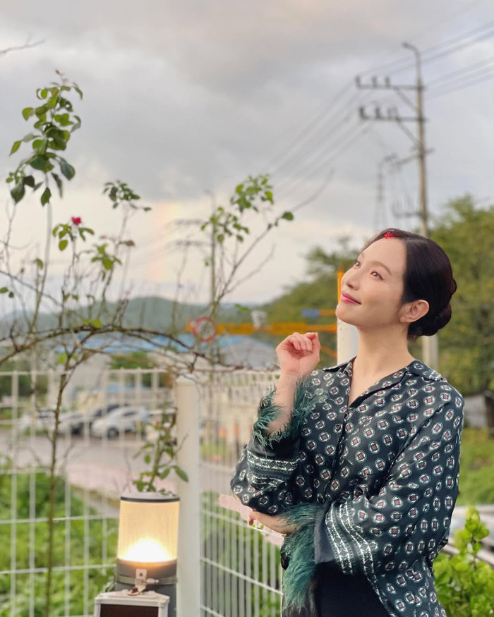 Lee Min Young từng tham gia diễn xuất trong bộ phim Anh Em Nhà Bác Sĩ. Hiện tại, nữ diễn viên vẫn duy trì hoạt động nghệ thuật. (Ảnh IGNV)