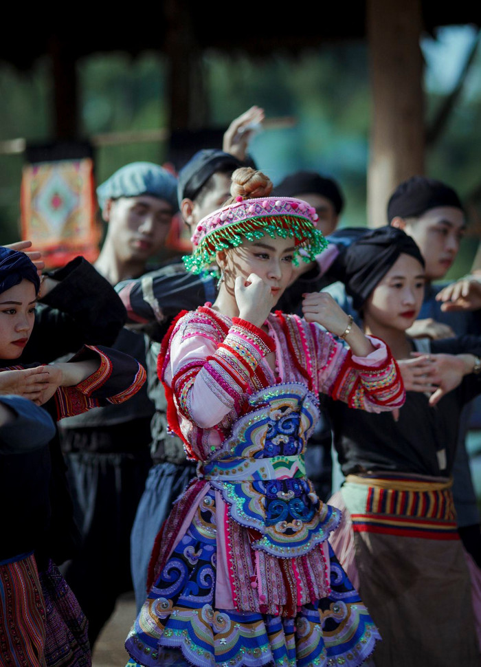 Hòa Minzy đang nối bước' Hoàng Thùy Linh? Ảnh 4