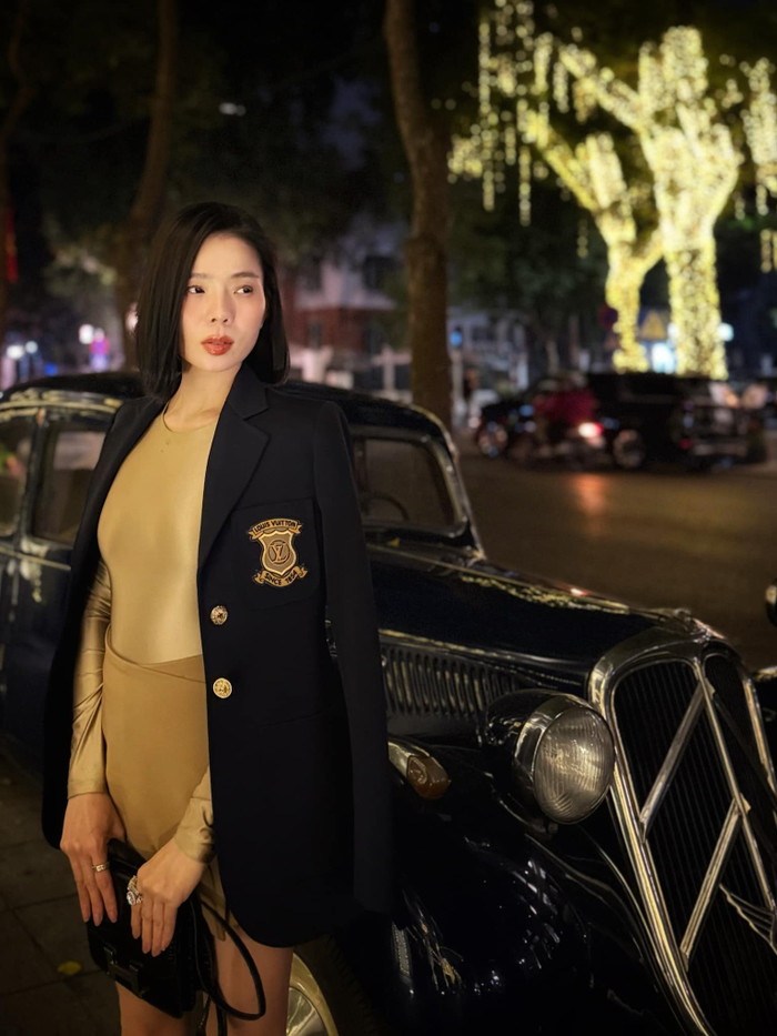 Lệ Quyên luôn duy trì phong cách thời trang sang chảnh, sành điệu trong những năm qua. Ảnh: FBNV