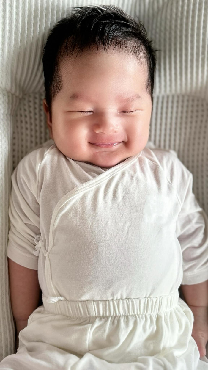 Hương Giang đăng ảnh khoe quý tử trên mạng xã hội (Ảnh: Facebook nhân vật). 