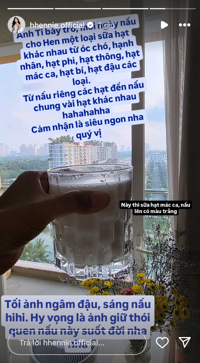 Chồng tương lai nấu sữa hạt mỗi ngày cho H'Hen Niê, chăm sóc cô tận tình và chu đáo. (Ảnh chụp màn hình)