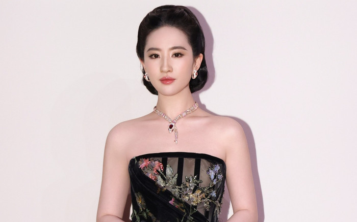 Lưu Diệc Phi bị chê cười Ảnh 2
