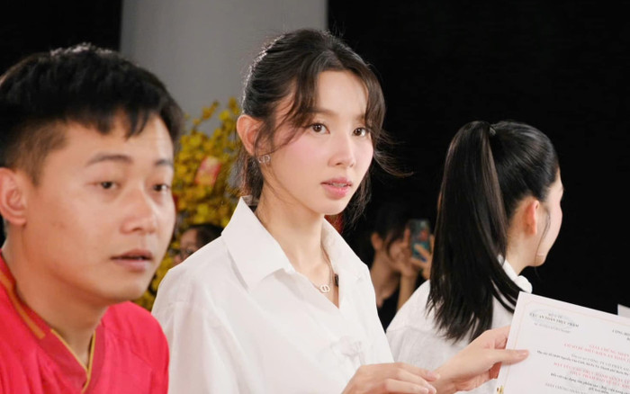 'Cú ngã ngựa' của Hoa hậu Thùy Tiên Ảnh 2