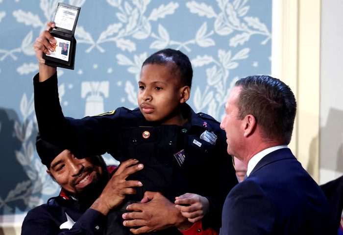 Ông Donald Trump bổ nhiệm DJ Daniel làm mật vụ danh dự Mỹ - (Ảnh: Reuters).