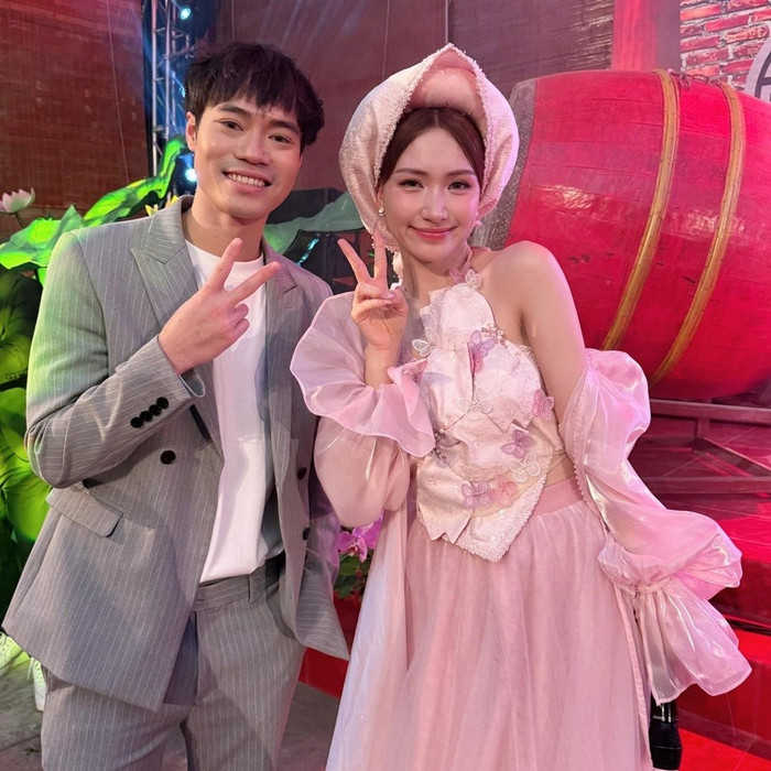 Hòa Minzy nhiều lần khẳng định là bạn thân thiết với Văn Toàn. (Ảnh Thấy Nghệ Mới Đăng)