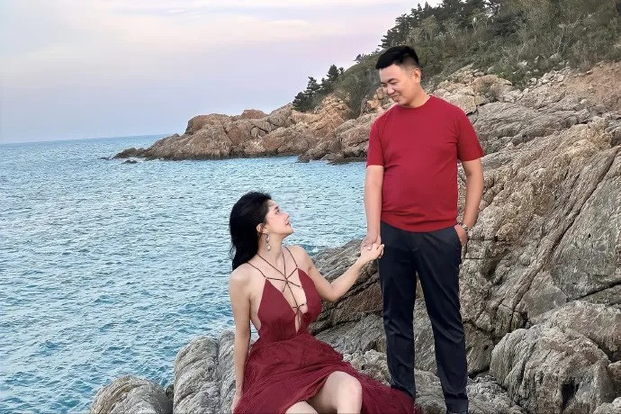 Hiện, đám cưới của nữ diễn viên và chồng kém tuổi đang nhận được sự quan tâm từ công chúng. (Ảnh QQ)