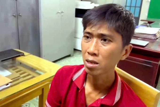 Thanh niên cướp túi xách của người người bán vé số ngồi xe lăn.