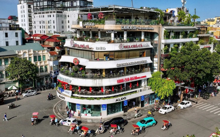 Toà nhà Hàm cá mập. Ảnh: Hà Nội Mới