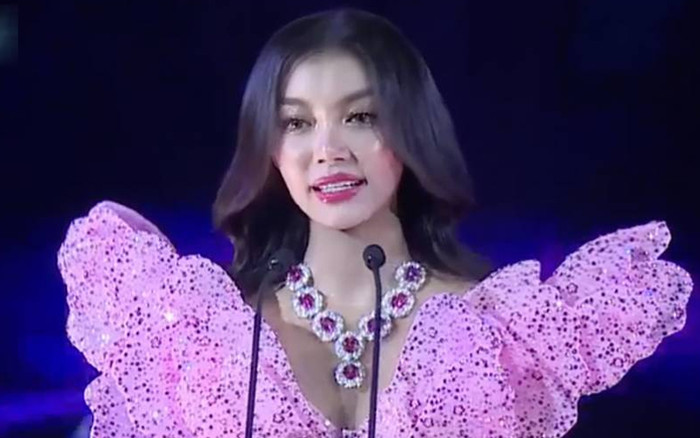 'Hoa hậu bị tước vương miện' lại gây tranh cãi, có 'lố lăng' quá không vậy? Ảnh 2