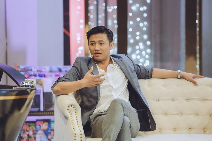 Quý Bình có cuộc sống kín tiếng, hạn chế tham gia các sự kiện giải trí cũng như hoạt động nghệ thuật trước khi qua đời ở tuổi 42.