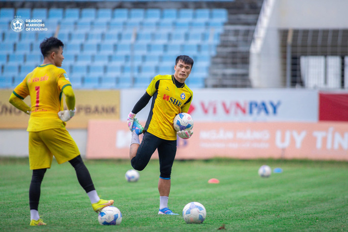 Thủ môn Bùi Tiến Dũng được kỳ vọng sẽ trở lại đội tuyển Việt Nam, nhưng thực tế điều này đã không xảy ra. Ảnh: CLB Đà Nẵng