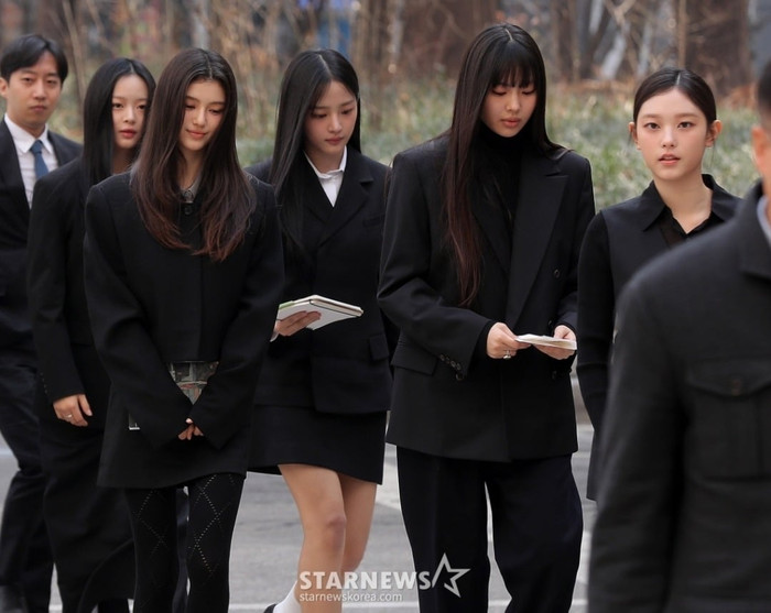 Thành công của NewJeans nhờ tận dụng danh tiếng từ BTS Ảnh 1