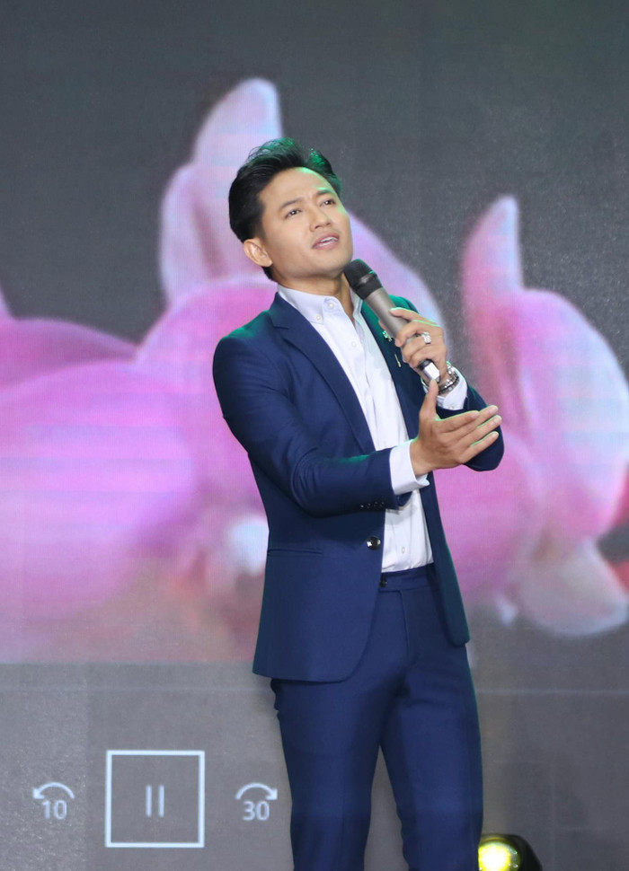 Quý Bình là nghệ sĩ đa tài. Ảnh: FBNV