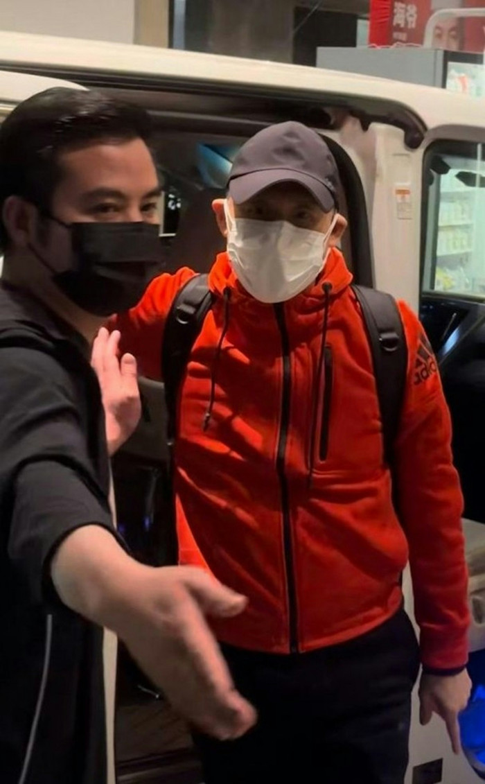 Nam ca sĩ 61 tuổi thông báo hủy bỏ 3 buổi biểu diễn liên tiếp, lý do khiến nhiều người bất ngờ Ảnh 2