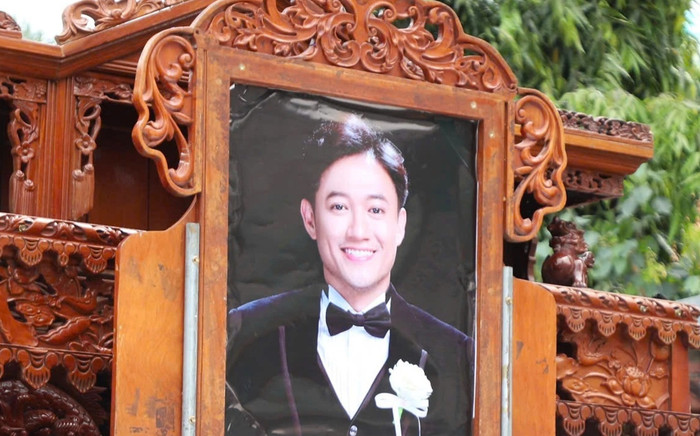 Chuyện quái lạ gì đang xảy ra sau lễ tang Quý Bình? Ảnh 2