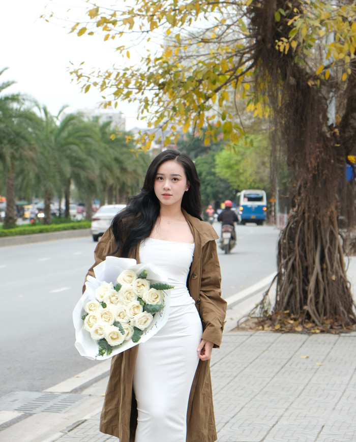 Hoa Mỹ - người yêu của tiền đạo Nhâm Mạnh Dũng khoe vóc dáng nuột nà ngày 8/3