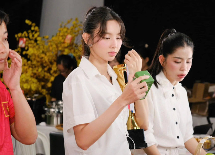 Ngày càng có nhiều sản phẩm được quảng bá rầm rộ trên TikTok, Facebook, YouTube, nhưng không phải lúc nào cũng đi kèm với sự minh bạch.