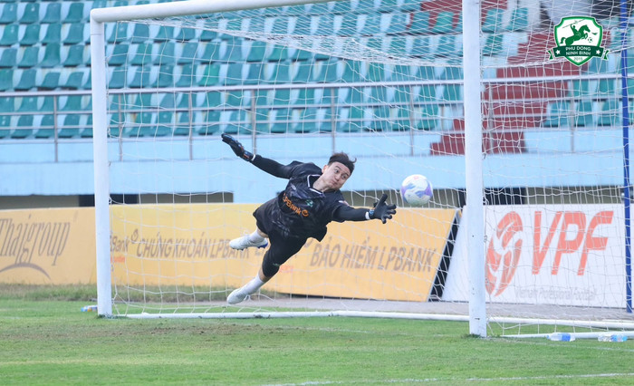 Thủ môn Đặng Văn Lâm vừa có chiến thắng ấn tượng cùng Ninh Bình FC để tiến gần hơn đến mục tiêu thăng hạng. Ảnh: CLB Ninh Bình