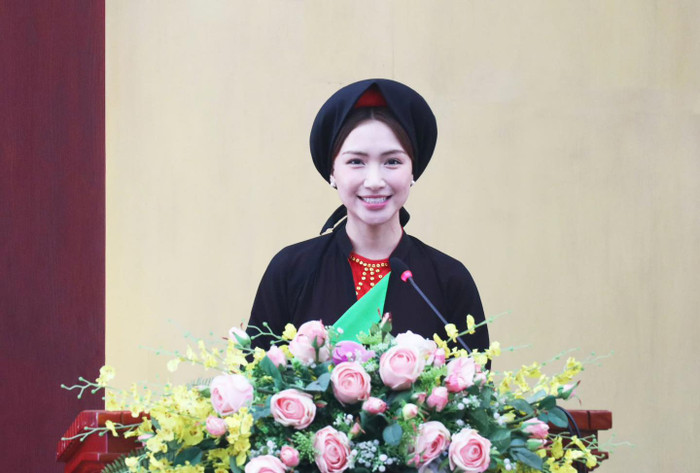 Showbiz 24h: Hoà Minzy đang gặt hái nhiều thành tích nhờ dự án âm nhạc mới phát hành. Ảnh: FBNV