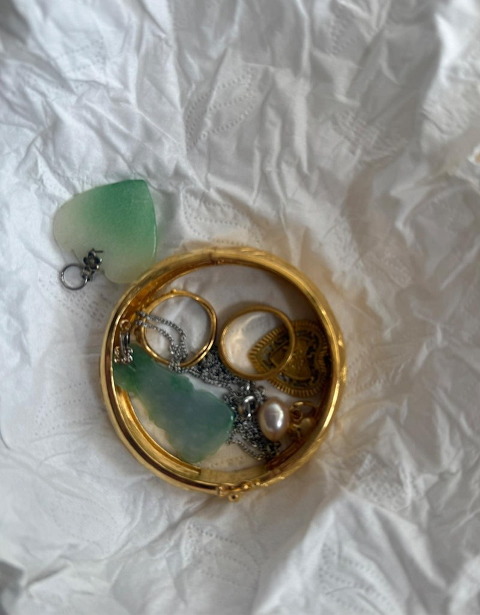 Mua lại nhà mẹ chồng giá 22 tỷ, con dâu phát hiện 'bí mật' bên trong bức tường Ảnh 2