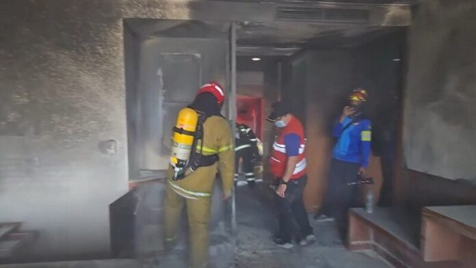 Vừa xong đám cưới, cô dâu chú rể hoảng hốt bỏ chạy khỏi phòng khách sạn Ảnh 2