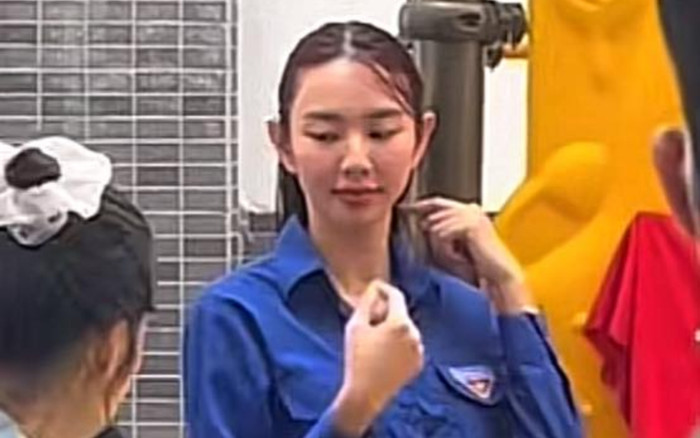 Thái độ người hâm mộ khi gặp lại Hoa hậu Thùy Tiên sau ồn ào Ảnh 2