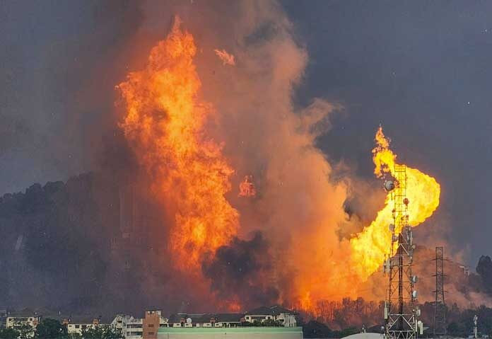 Cháy kinh hoàng vì vỡ đường ống dẫn khí, hàng trăm người bị thương Ảnh 1