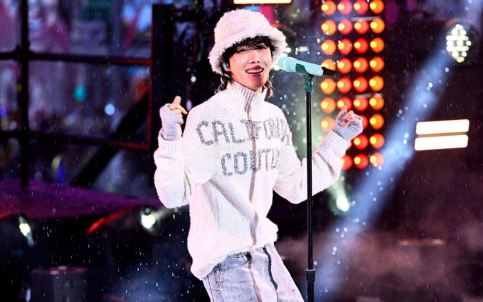 Tất cả phụ huynh BTS làm điều đặc biệt cho J-Hope Ảnh 2