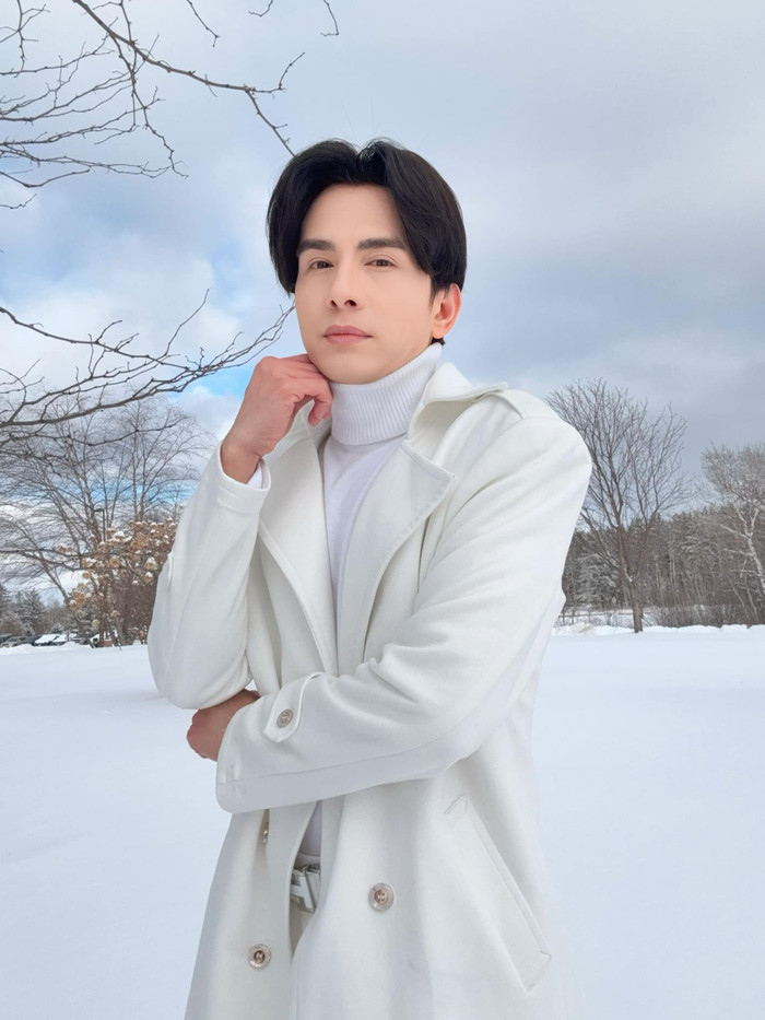 Showbiz 24h: Đan Trường chia sẻ tháng trước anh đã bị ốm ở nước Úc, nay tiếp tục bị viêm phế quản. Ảnh: FBNV