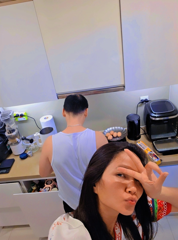 Showbiz 24h: H'Hen Niê hào hứng khoe được chồng chuẩn bị bữa sáng. Ảnh: FBNV